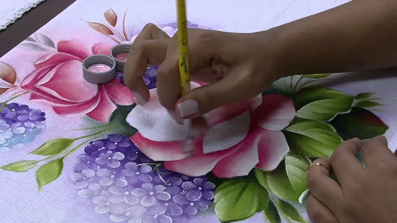 Pintura em Tecido com dicas e riscos: Rosas Barrado de Toalhas de Banho e  Rosto